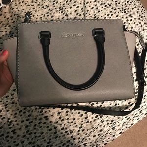 Amazing condition MK purse